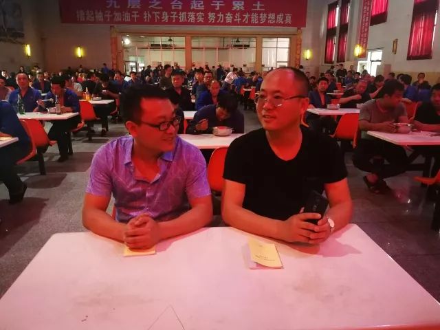 交城县总工会抵达华鑫集团开展十九大精神文艺演出(图5)