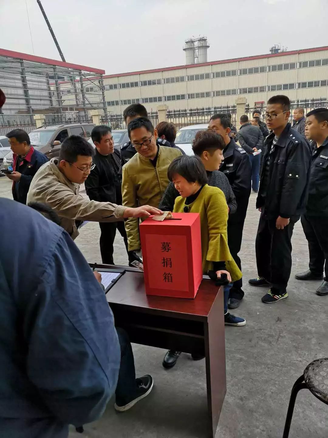 行者无疆，关怀无微不至；美善铺就，百载朝锦暮绣(图15)