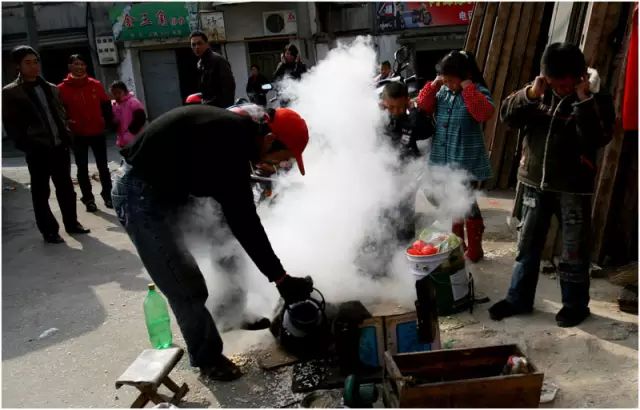 分享爱心,众享温情——华鑫集团工会开展“六一献爱心”活动(图61) 分享爱心,众享温情——华鑫集团工会开展“六一献爱心”活动(图61)