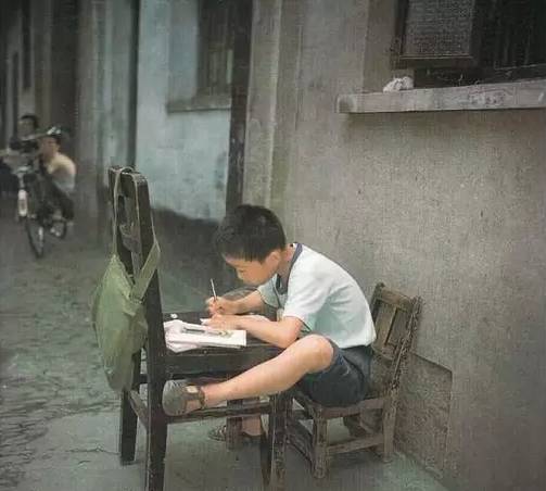 分享爱心,众享温情——华鑫集团工会开展“六一献爱心”活动(图70) 分享爱心,众享温情——华鑫集团工会开展“六一献爱心”活动(图70)