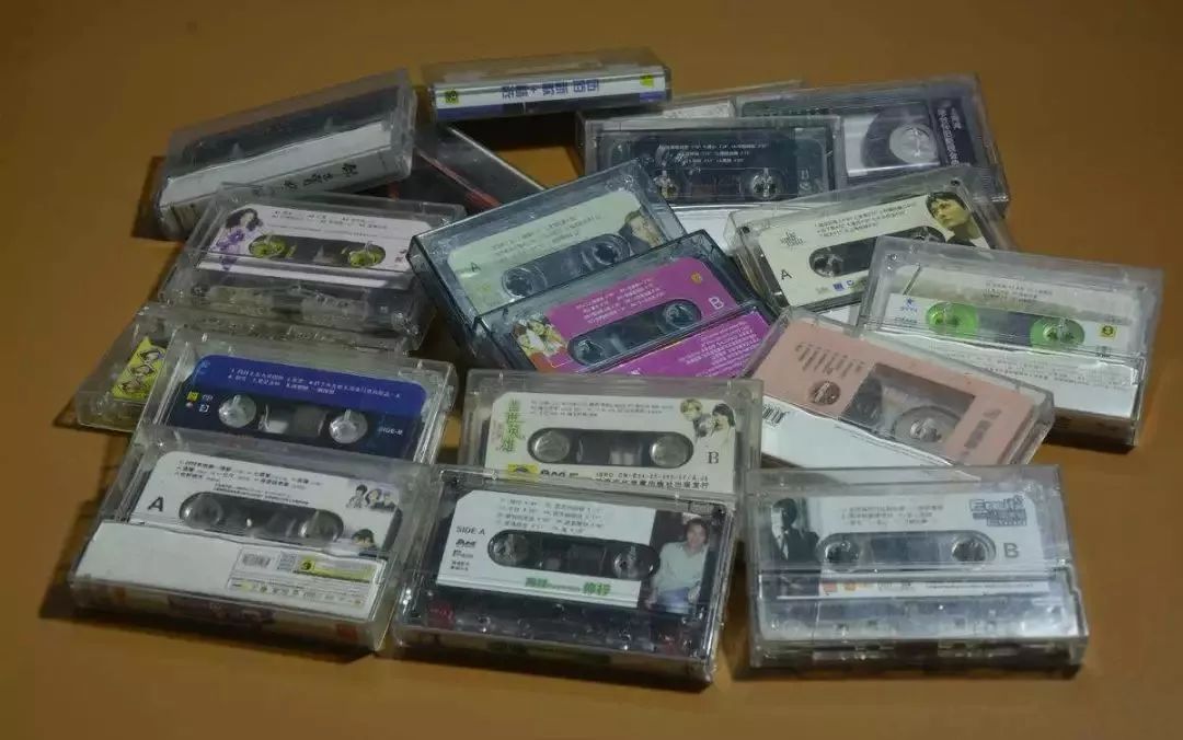 分享爱心,众享温情——华鑫集团工会开展“六一献爱心”活动(图72) 分享爱心,众享温情——华鑫集团工会开展“六一献爱心”活动(图72)