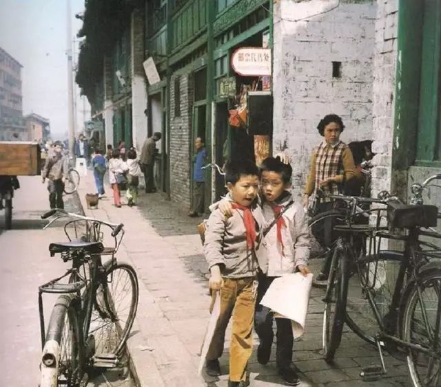 分享爱心,众享温情——华鑫集团工会开展“六一献爱心”活动(图83) 分享爱心,众享温情——华鑫集团工会开展“六一献爱心”活动(图83)