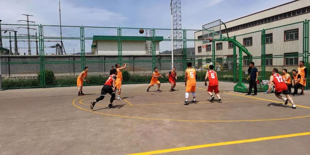 同享运动欢乐,共创健康向上新风貌。——华鑫集团职工运动会圆满闭幕(图15) 同享运动欢乐,共创健康向上新风貌。——华鑫集团职工运动会圆满闭幕(图15)