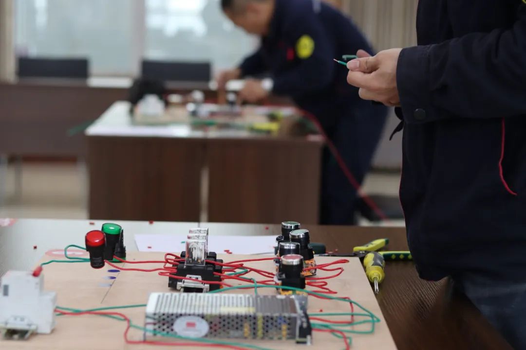 华鑫集团2022年度技能比武正式开赛(图24) 华鑫集团2022年度技能比武正式开赛(图24)