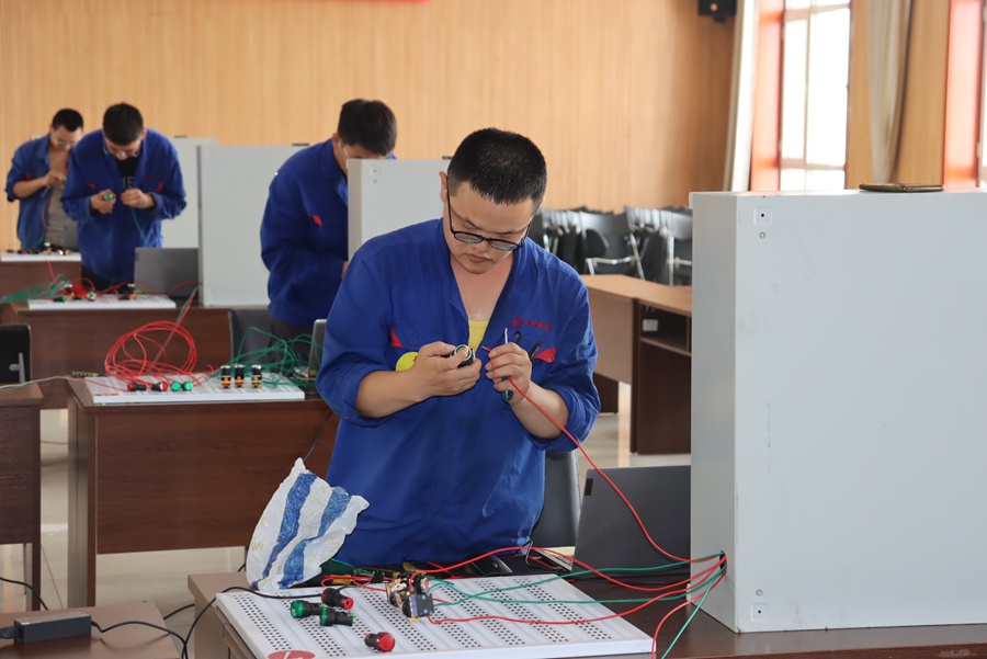 以技争先，以能为荣——技能大赛(图7)